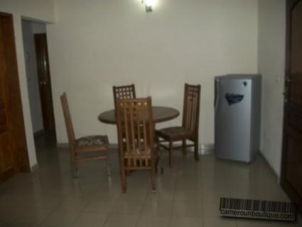 Salle à manger appartement meublé Yaoundé Tropicana