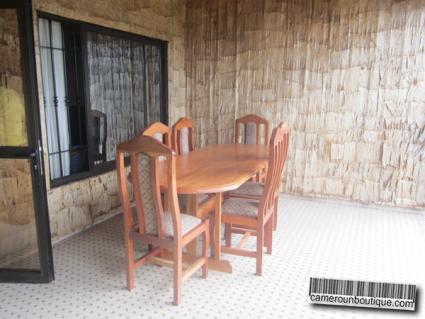 Salle à manger appartement meublé à Nkol Bison Yaoundé